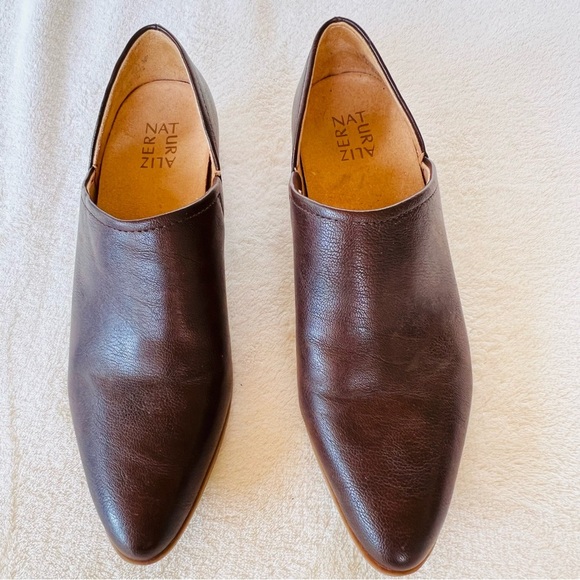 SoftWalk Dark Brown Leather Flats - Picture 8 of 12